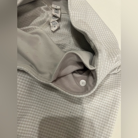 Lululemon 3/4 leggings, size 4, beige - Picture 2 of 9